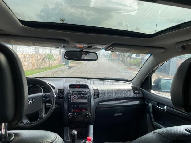 Kia Sorento 2011 Gold