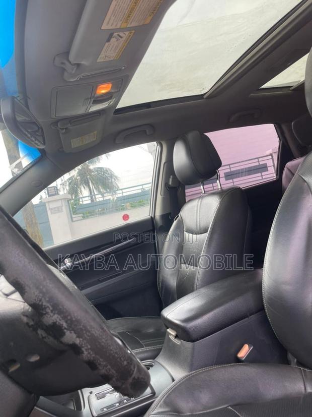 Kia Sorento 2011 Gold