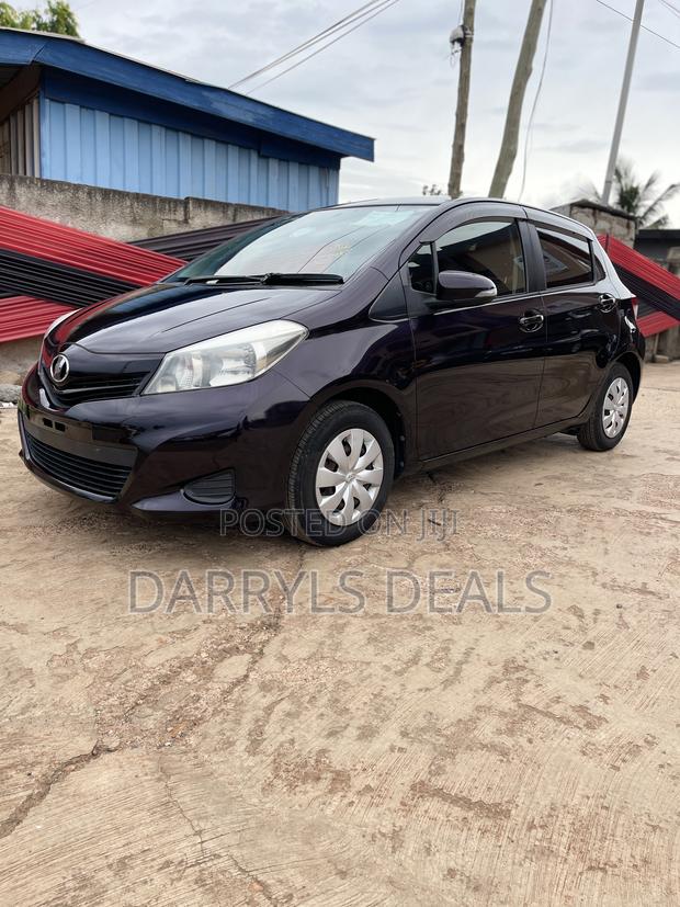 Toyota Vitz 1.3 AWD 3dr 2013 Black