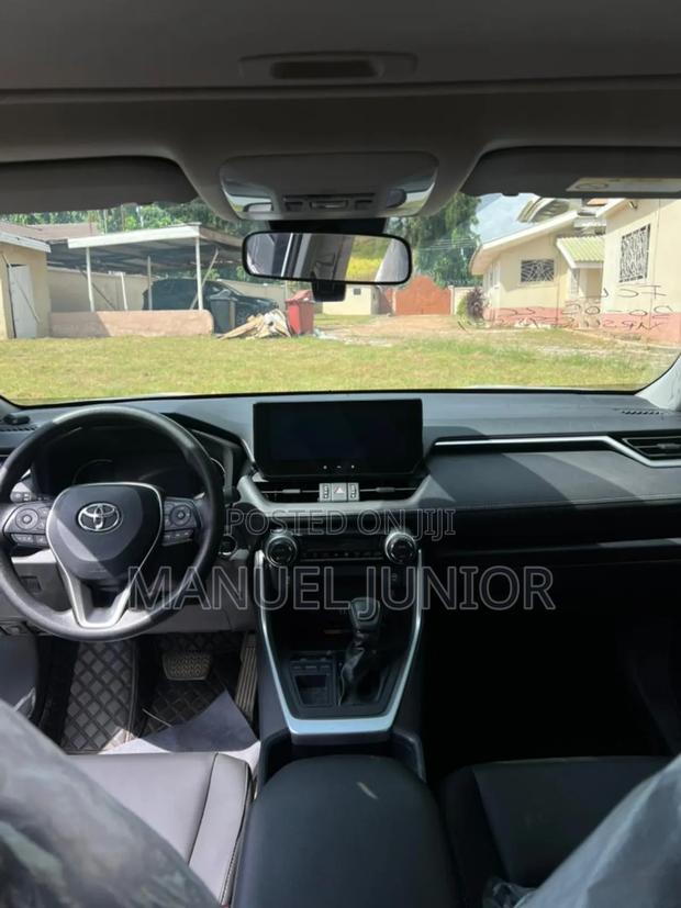 Toyota RAV4 LE FWD 2023 White