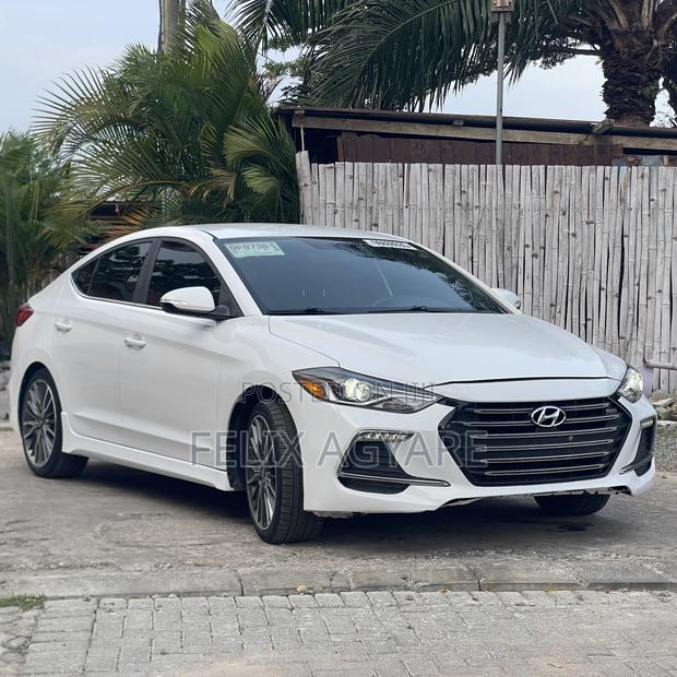Hyundai Elantra Sport Sedan FWD (1.6L 4cyl 6M) 2017 White
