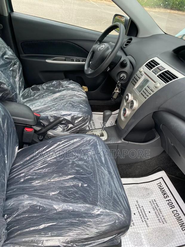Toyota Yaris SE Hatchback 5dr 2012 Blue