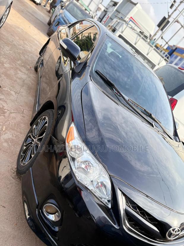 Toyota Corolla S Special Edition 4dr Sedan (1.8L 4cyl 4A) 2013 Black