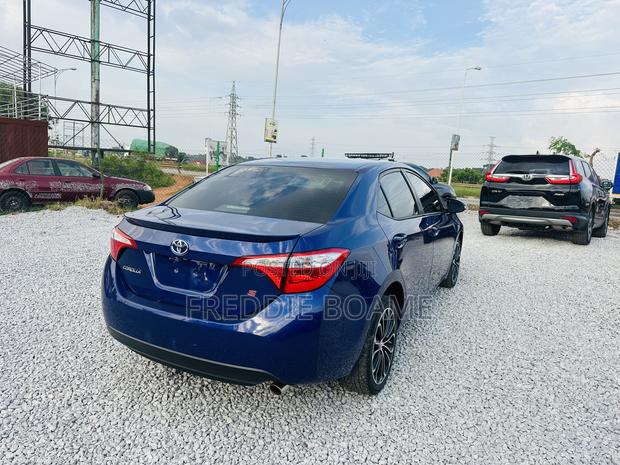 Toyota Corolla 2016 Blue