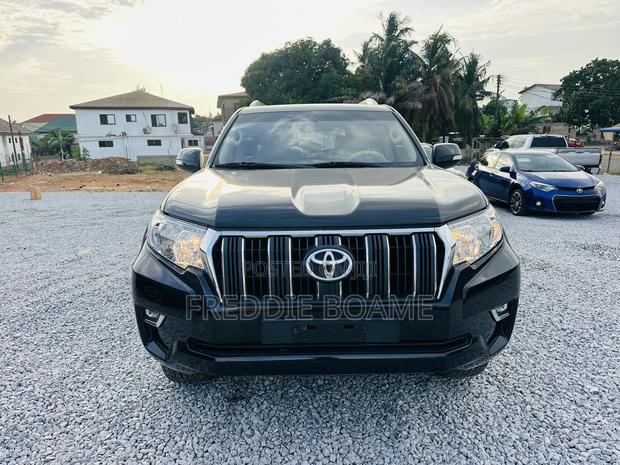 Toyota Land Cruiser Prado 2022 Black