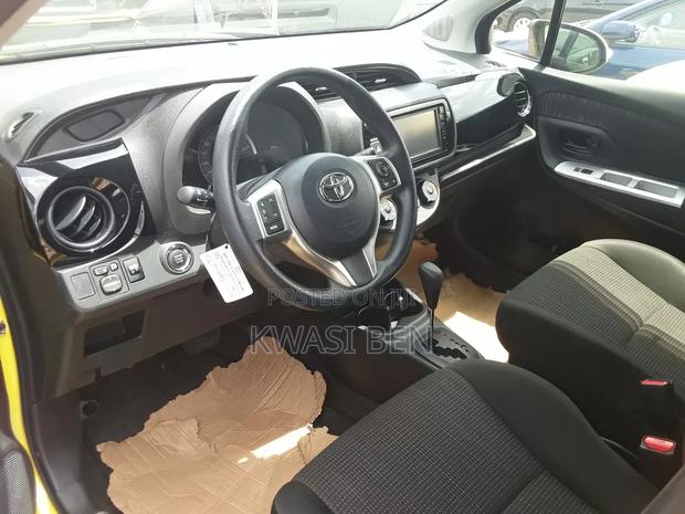 Toyota Vitz 2014 Yellow