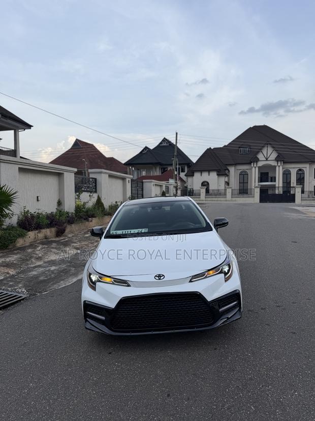 Toyota Corolla LE 2020 White