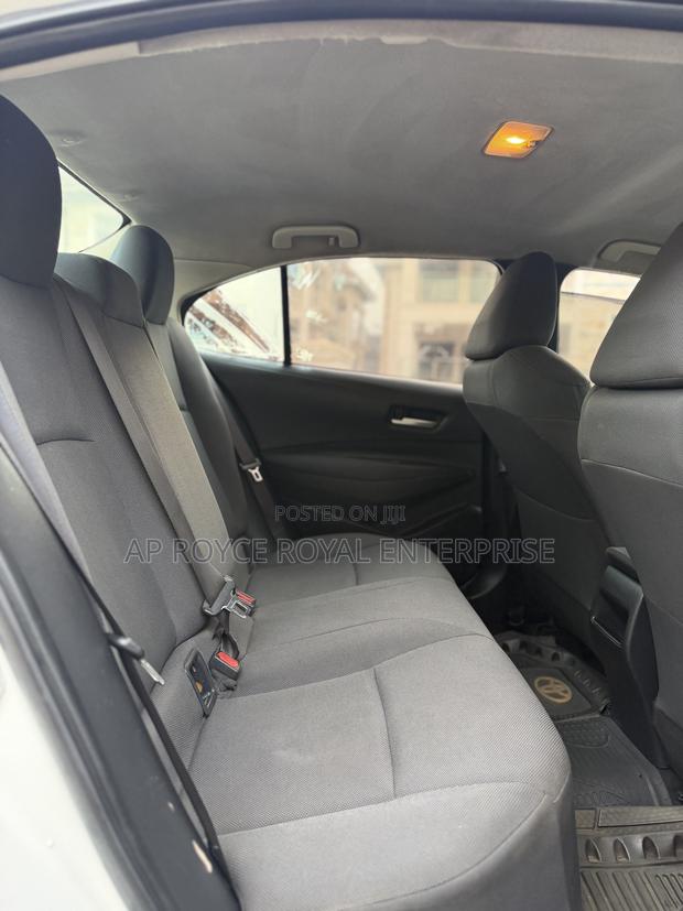 Toyota Corolla LE 2020 White