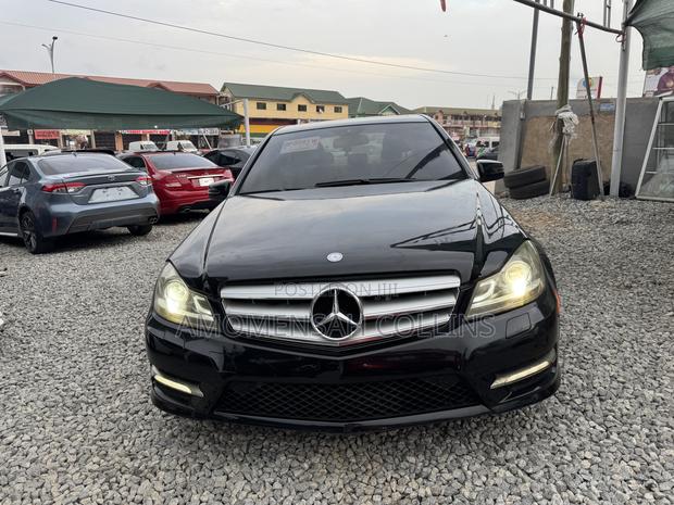 Mercedes-Benz C250 2012 Black