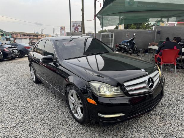 Mercedes-Benz C250 2012 Black