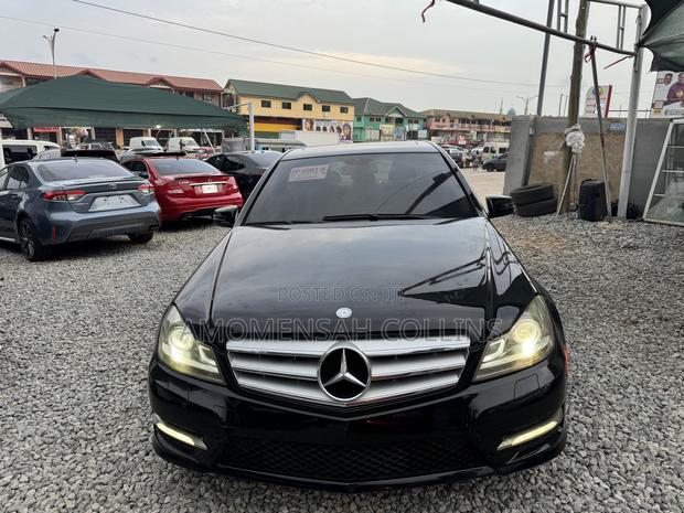 Mercedes-Benz C250 2012 Black