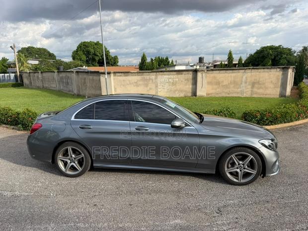 Mercedes-Benz C300 2017