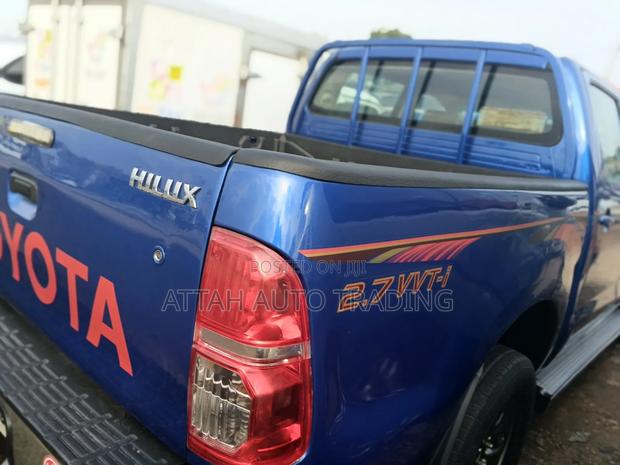 Toyota Hilux 2012 Blue