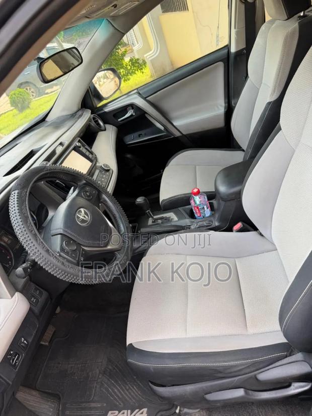 Toyota RAV4 XLE AWD (2.5L 4cyl 6A) 2016 Gray
