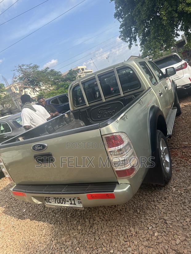 Ford Ranger Wildtrak 2011 Gold
