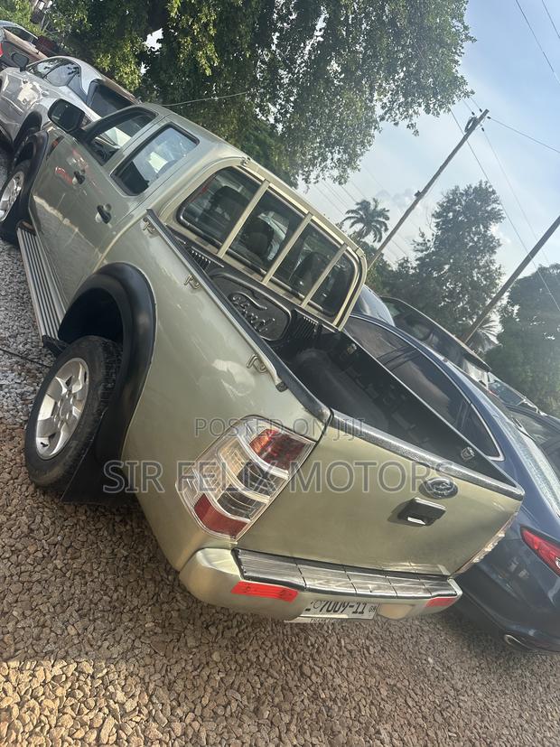 Ford Ranger Wildtrak 2011 Gold