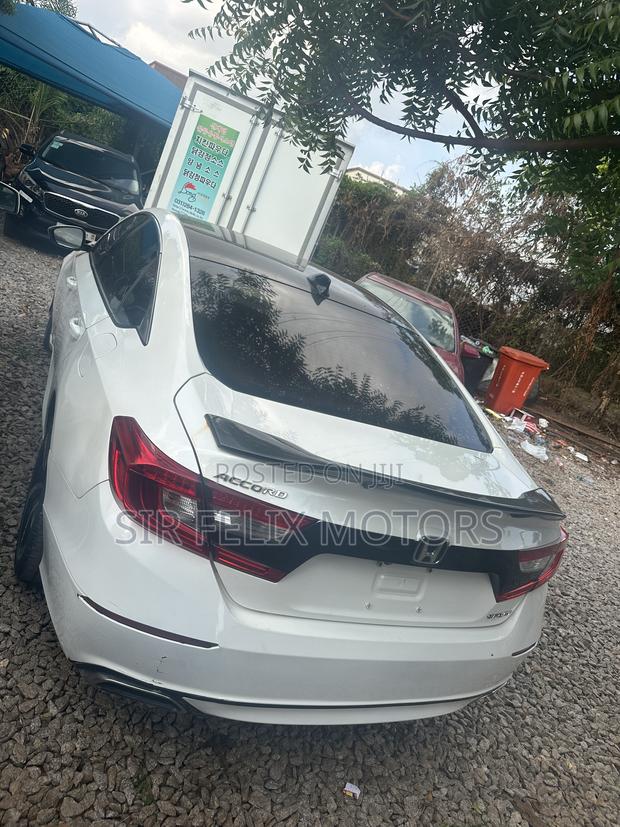 Honda Accord Sport (1.5L 4cyl Turbo CVT) 2019 White