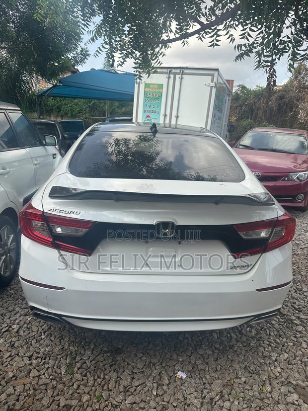 Honda Accord Sport (1.5L 4cyl Turbo CVT) 2019 White