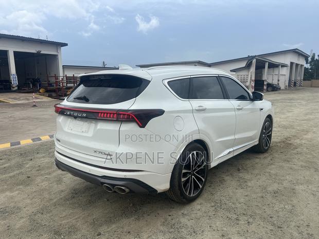 Jetour X70 Plus 1.6 7-Seater FWD 2021 White