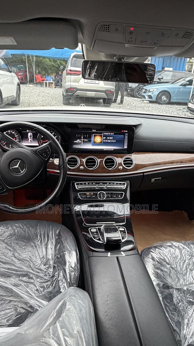 Mercedes-Benz E300 2018 White