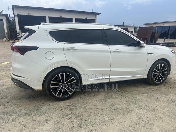 Jetour X70 Plus 1.6 7-Seater FWD 2021 White