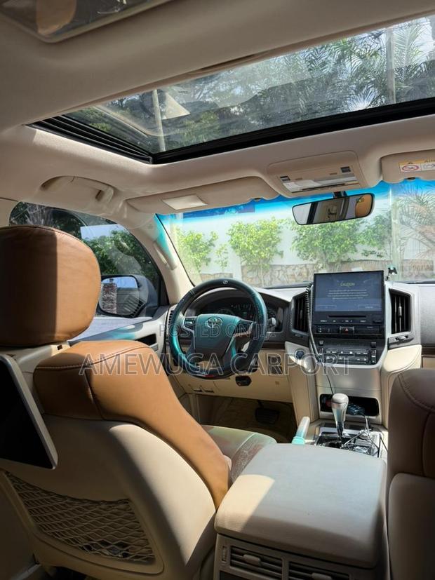 Toyota Land Cruiser 5.7 V8 VX-S 2021 Black