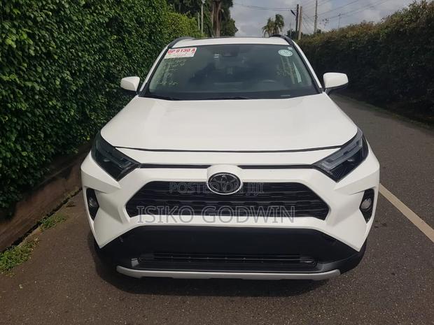 Toyota RAV4 2023 White