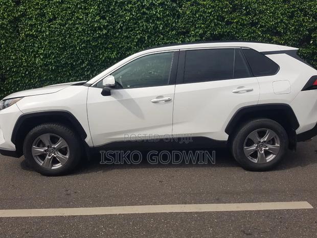 Toyota RAV4 2023 White