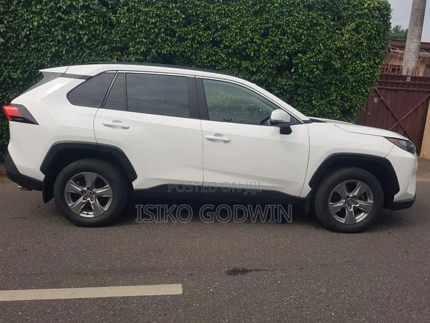 Toyota RAV4 2023 White