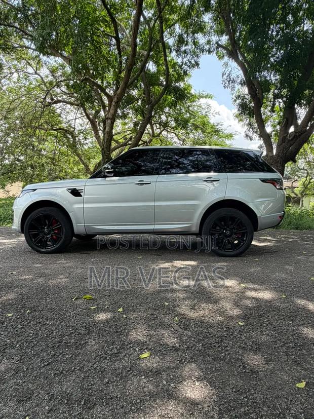 Land Rover Range Rover Sport 2022 Silver
