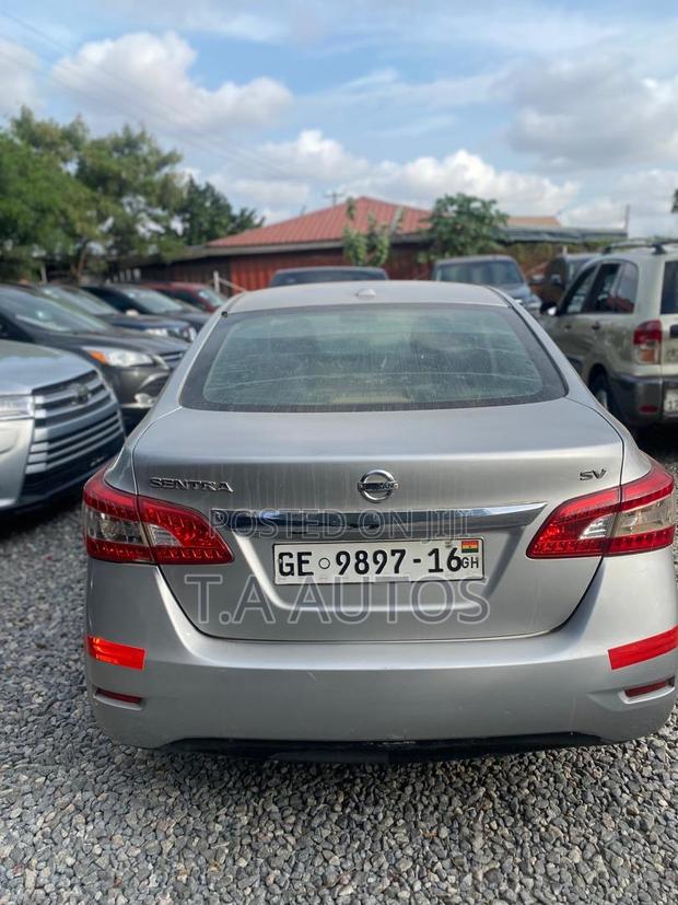 Nissan Sentra SV 4dr Sedan (1.8L 4cyl CVT) 2015 Silver