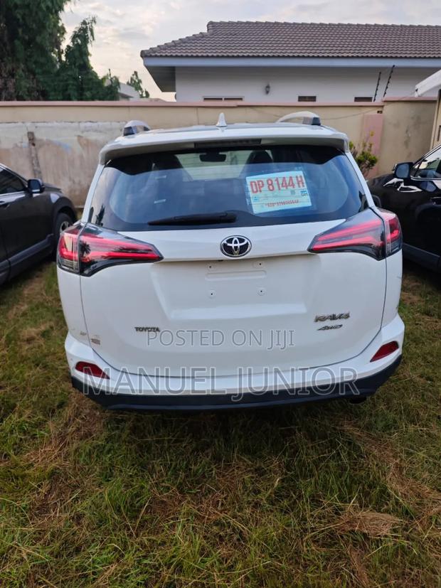 Toyota RAV4 Limited 4dr SUV AWD (2.5L 4cyl 6A) 2018 Off white