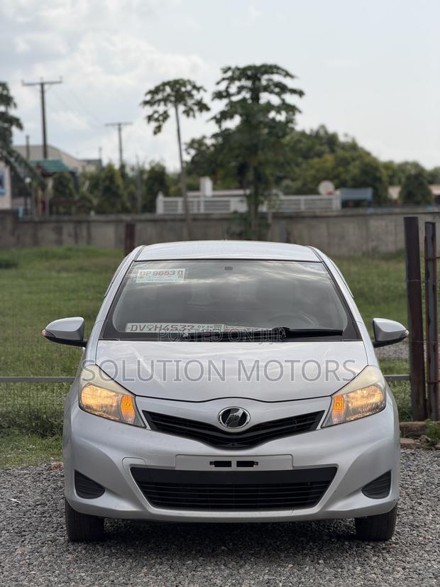 Toyota Vitz 2013 Gray