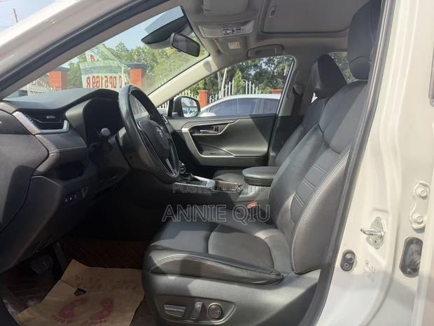 Toyota RAV4 Limited FWD 2023 White