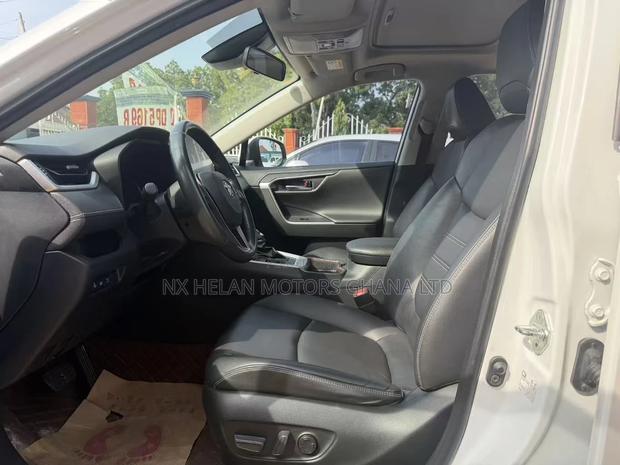 Toyota RAV4 Limited FWD 2023 White