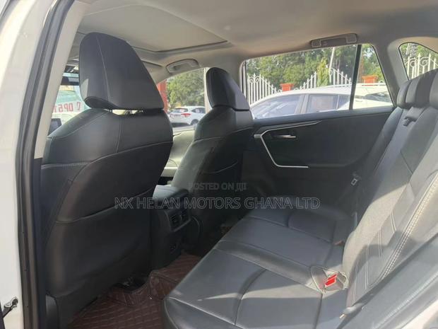 Toyota RAV4 Limited FWD 2023 White
