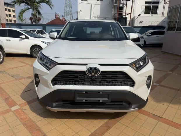 Toyota RAV4 Limited FWD 2023 White