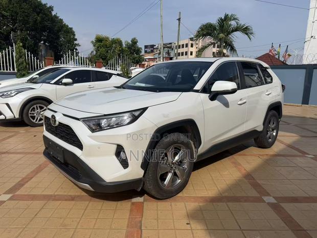 Toyota RAV4 Limited FWD 2023 White