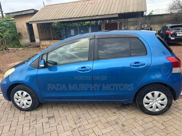 Toyota Vitz 2010 Blue