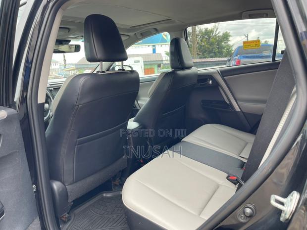 Toyota RAV4 XLE 4dr SUV AWD (2.5L 4cyl 6A) 2018 Black