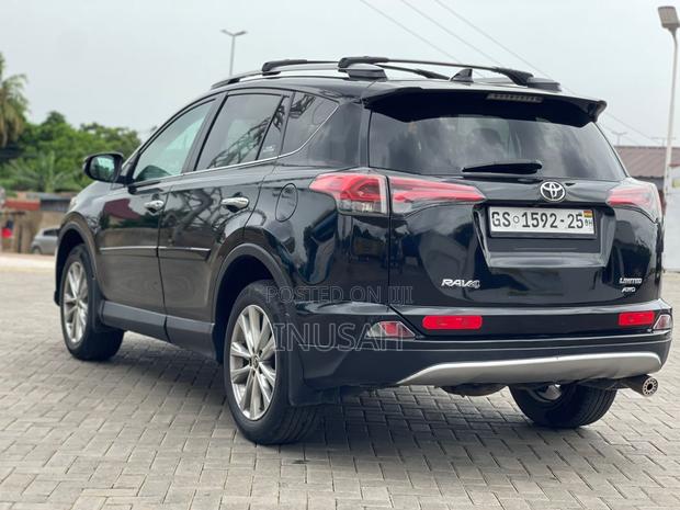 Toyota RAV4 XLE 4dr SUV AWD (2.5L 4cyl 6A) 2018 Black
