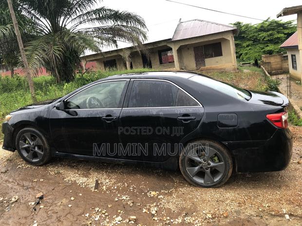 Toyota Camry SE 4dr Sedan (2.5L 4cyl 6A) 2014 Black