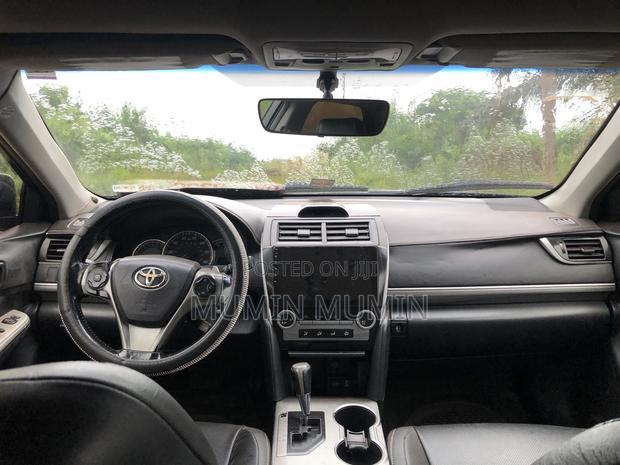 Toyota Camry SE 4dr Sedan (2.5L 4cyl 6A) 2014 Black