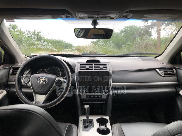 Toyota Camry SE 4dr Sedan (2.5L 4cyl 6A) 2014 Black
