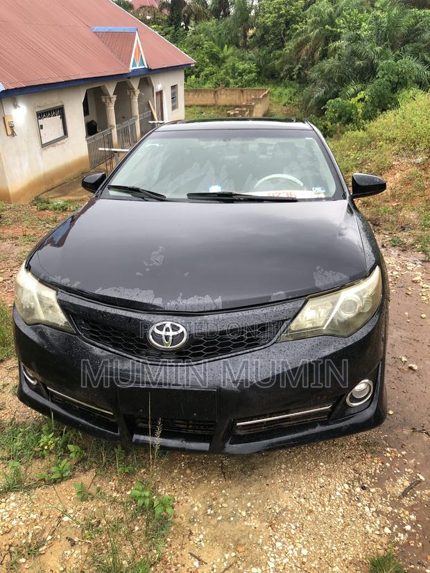 Toyota Camry SE 4dr Sedan (2.5L 4cyl 6A) 2014 Black