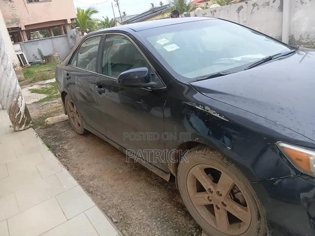 Toyota Camry SE 4dr Sedan (2.5L 4cyl 6A) 2014 Black