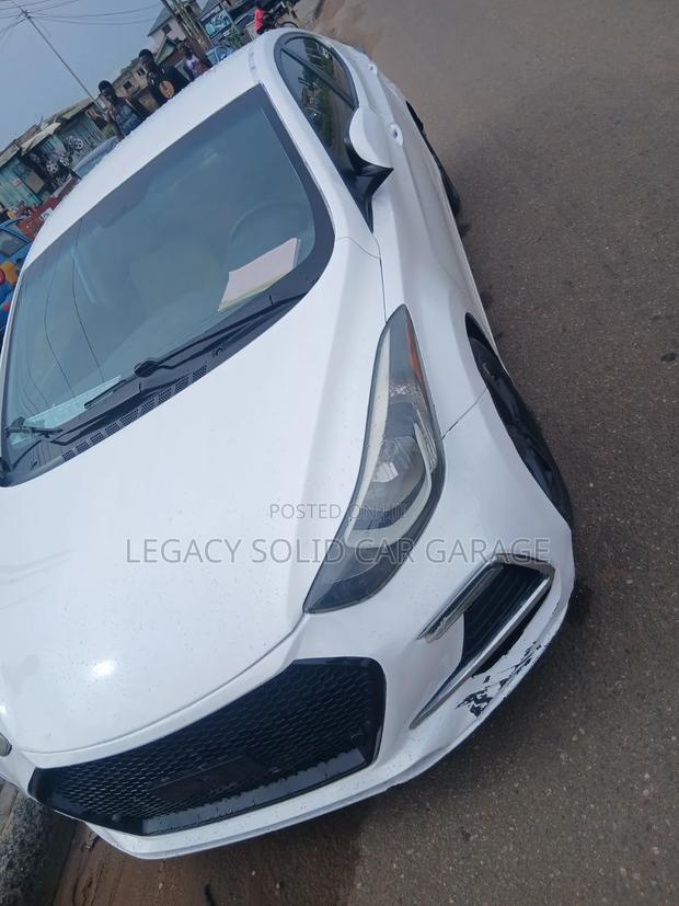 Hyundai Elantra 2013 White