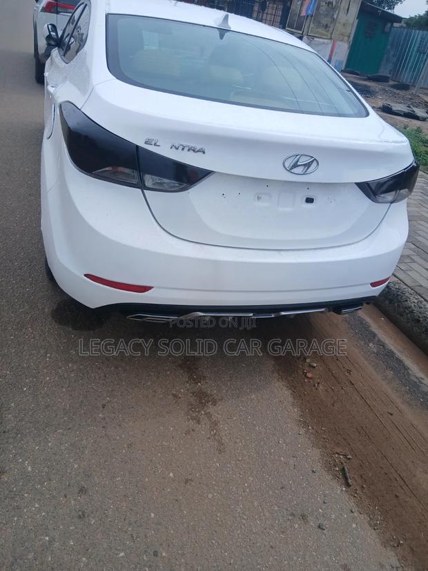 Hyundai Elantra 2013 White