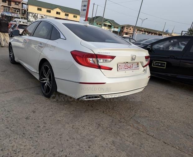 Honda Accord Touring 2.0T 2021 White