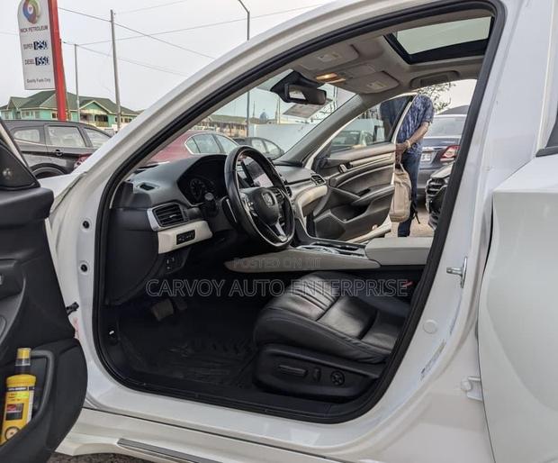Honda Accord Touring 2.0T 2021 White